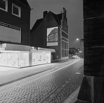 Installationsansicht 1987. © Thomas Struth. Foto: LWL / Rudolf Wakonigg