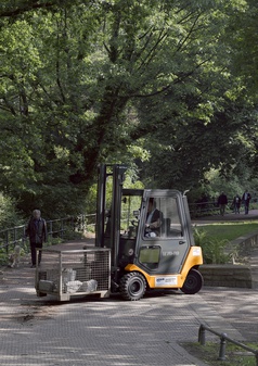 Installation view 2007. © The Estate of Gustav Metzger. Photo: Roman Mensing / artdoc.de