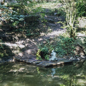 Installationsansicht 1987 © Paik Estate. Foto: LWL / Rudolf Wakonigg